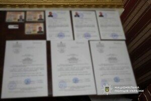 Вид на жительство и справки о непригодности: в Одессе разоблачили производителя фальшивых документов