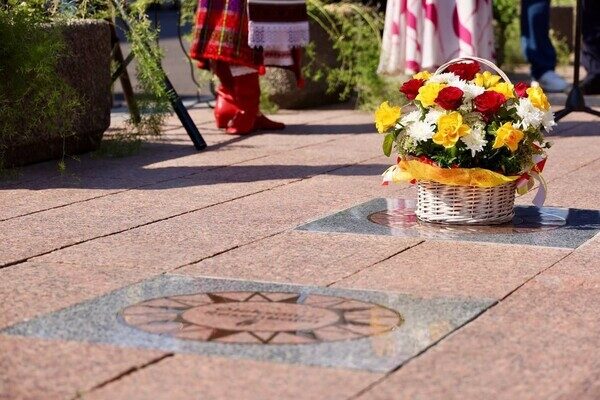 В Одессе открыли новое имя на Аллее звезд: почтили художника