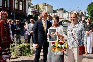 В Одессе открыли новое имя на Аллее звезд: почтили художника