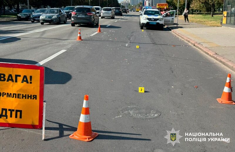 Збила військову на переході в Києві: нетвереза водійка втекла з місця ДТП (фото)