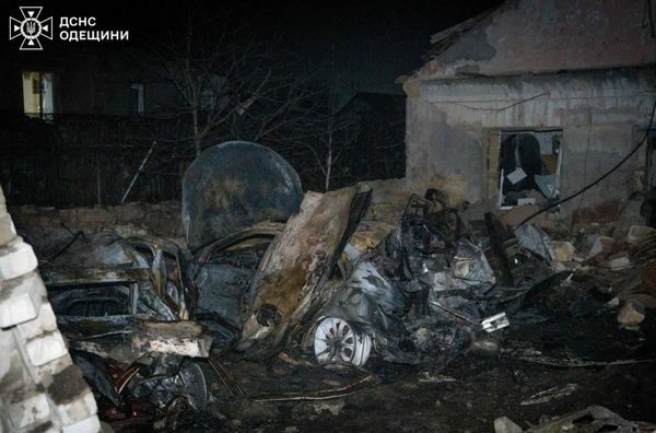 Атака росії на&nbsp;Запоріжжя: авіабомба влучила по&nbsp;міському ринку, є&nbsp;загиблі та&nbsp;поранені (фото, відео)