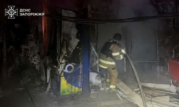 Атака росії на&nbsp;Запоріжжя: авіабомба влучила по&nbsp;міському ринку, є&nbsp;загиблі та&nbsp;поранені (фото, відео)