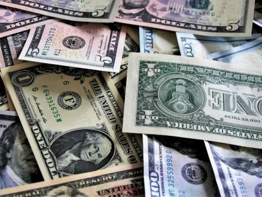 Курс долара: чому напередодні Нового року гривня може «дати тріщину»