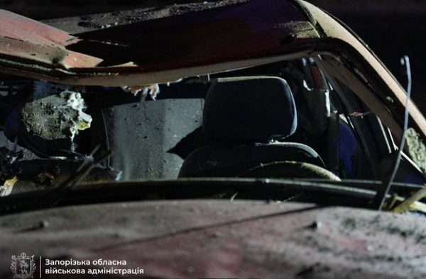 Під ранок ворог завдав удару по Запоріжжю: пошкоджено приватні будинки та багатоповерхівки, у місці «прильоту» пожежа (фото, відео)