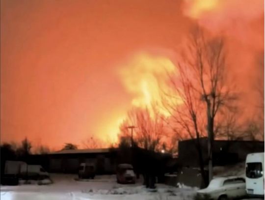 Блекаут у Кривому Розі після російської атаки: десятки тисяч людей без світла, тепла і води
