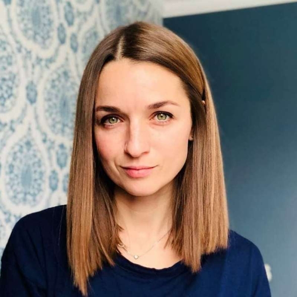 «Чимало людей, дивлячись на мою картину „Бабуся Зима“, згадують своїх бабусь», — мисткиня Ольга Ковтун