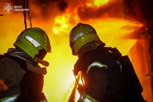 Массированный дроновый обстрел Одессы: под ударом оказалась портовая инфраструктура (обновлено) Массированный дроновый обстрел Одессы: под ударом оказалась портовая инфраструктура (обновлено)