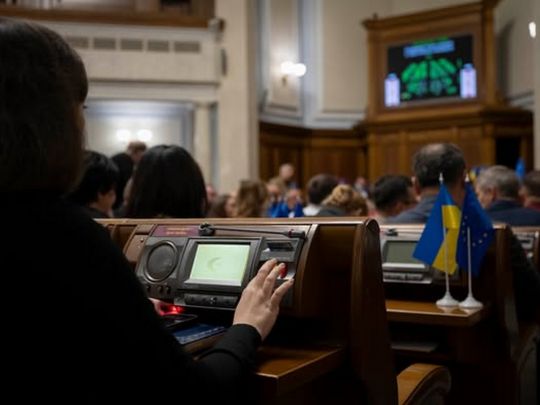 «Монобільшість почила у бозі»: ЗМІ про колапс парламенту, який ніхто не хоче визнавати