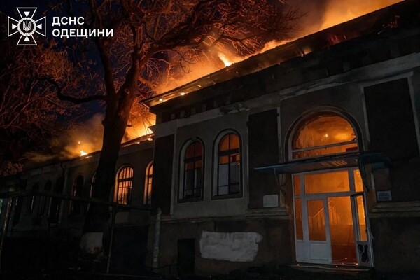 В Одесской области загорелся лицей: огонь охватил большую площадь