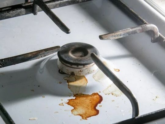 Диво-рецепт для газової плити: звичайні засоби перетворюють брудні конфорки на блискучі