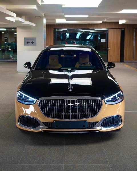 Знаменитий футболіст купив ультрарідкісний автомобіль майже за пів мільйона євро (фото)