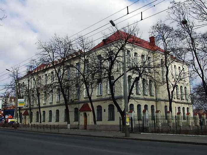 Батько лишив Грушевському стільки грошей, що той побудував шестиповерховий будинок і училище: вийшла книга про українську інтелігенцію початку ХХ століття