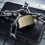 Боржникам в Україні арештують рахунки: що буде з грошима українців