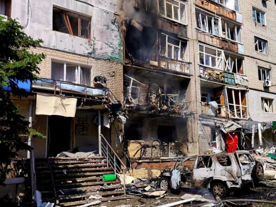 Росіяни завдали удару по Павлограду: дрон вразив багатоповерхівку
