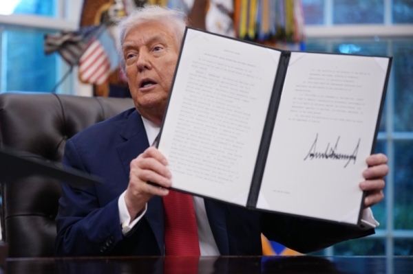 Трамп грозит установить тарифы 25% на автомобили из ЕС Трамп грозит установить тарифы 25% на автомобили из ЕС