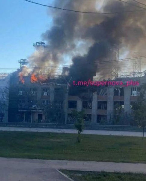 «Фламінго» влаштували пожежу на заводі у Чебоксарах, а в Самарі після атаки безпілотників знову палає НПЗ (фото, відео)