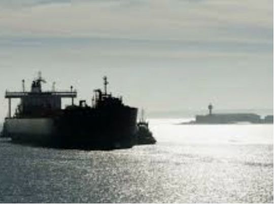Франція взяла на абордаж російський нафтовий танкер (відео)