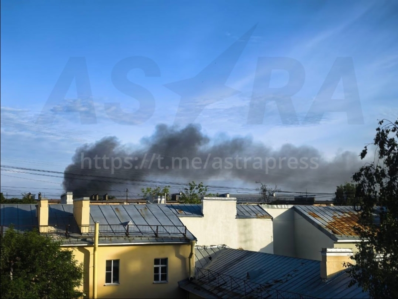 Після «візиту» українських безпілотників пожежі у Краснодарському краї, Кронштадті, окупованому Маріуполі (відео)